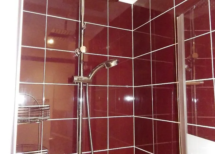 La Vague 莱萨布勒-多洛讷